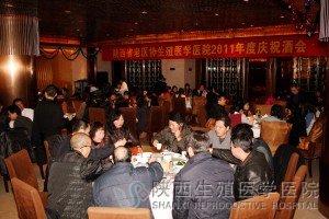 ��K����F��